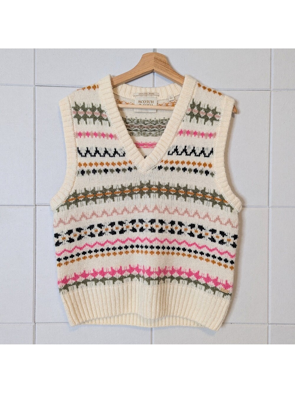 Scotch & Soda relaxed fair isle V neck sweater vest - Picture 2 of 7